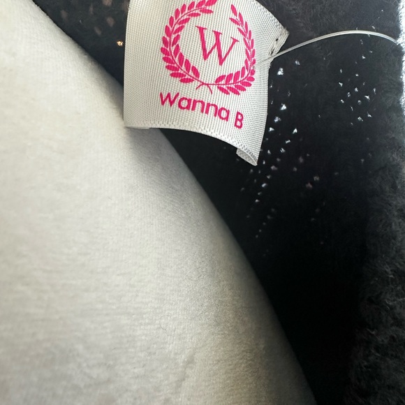 Women’s Multi-Colored Stripe Knit Sweater - Picture 6 of 9